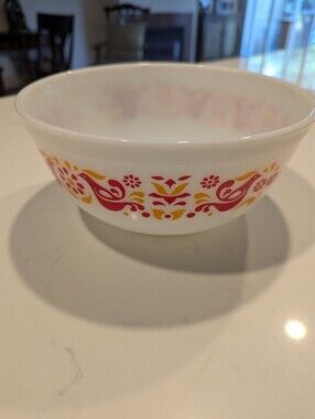 Pyrex Friendship Birds Bowl 2.5 Quart